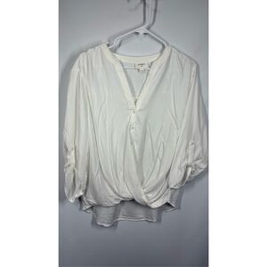 Everly white crisscross roll up sleeve blouse, size medium ￼